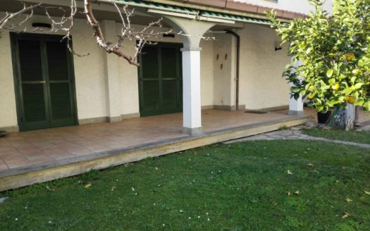 Santa Severa vendesi villetta con giardino