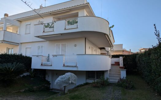 Santa Severa, vendesi porzione di quadrifamiliare vista mare