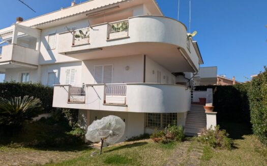 Santa Severa, vendesi porzione di quadrifamiliare vista mare