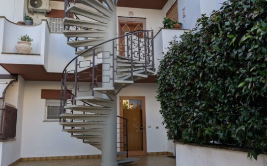 Attico con Ampio Terrazzo Panoramico – Santa Severa, a 350 mt dal mare