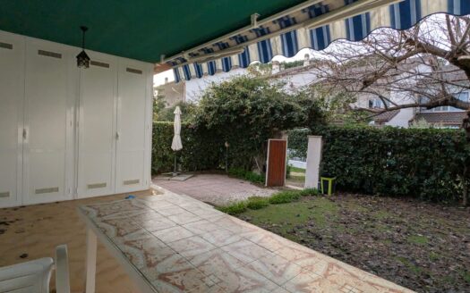 Deliziosa Villetta a Schiera Angolare a Pochi Passi dal Mare – Zona Grottini