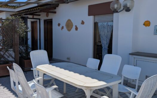 Attico con Ampio Terrazzo Panoramico – Santa Severa, a 350 mt dal mare