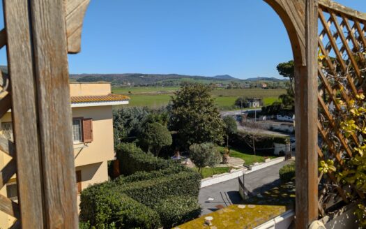 Attico con Ampio Terrazzo Panoramico – Santa Severa, a 350 mt dal mare